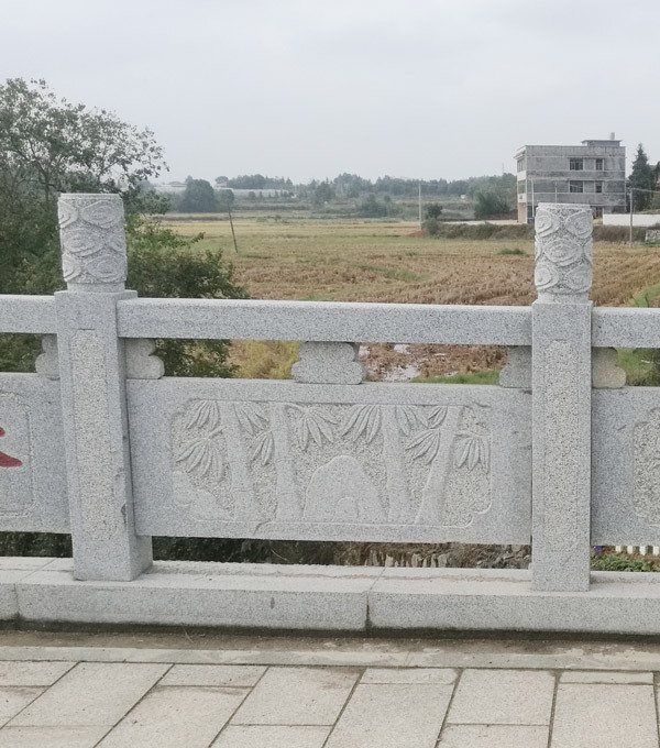 站中橋雕花石欄桿細(xì)節(jié)